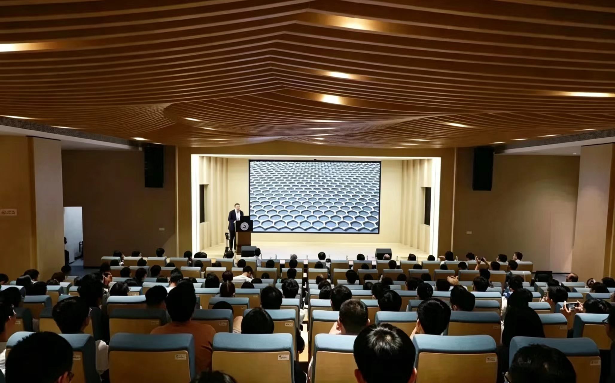 Nobel Laureate Konstantin Novoselov — XIHE Scientific Advisory Network